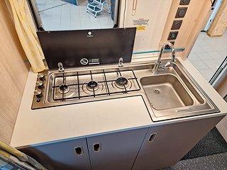 Husvagn, 1-axl Adria AVIVA 492 LU 9 av 16