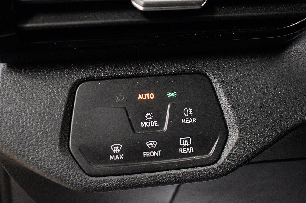 VOLKSWAGEN ID.4 PURE PERFORMANCE ATTELAGE GPS CARPLAY VENDU EN SUÈDE | 4X2 | BVA