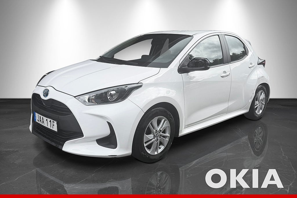 Toyota Yaris Hybrid CVT Active Kamera sensor vinterdäck 