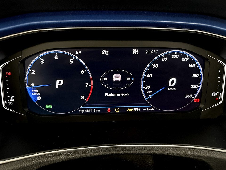 Bild på Volkswagen T-Roc R-Line 1.5 TSI 150hk Aut - B-KAMERA, CARPLAY