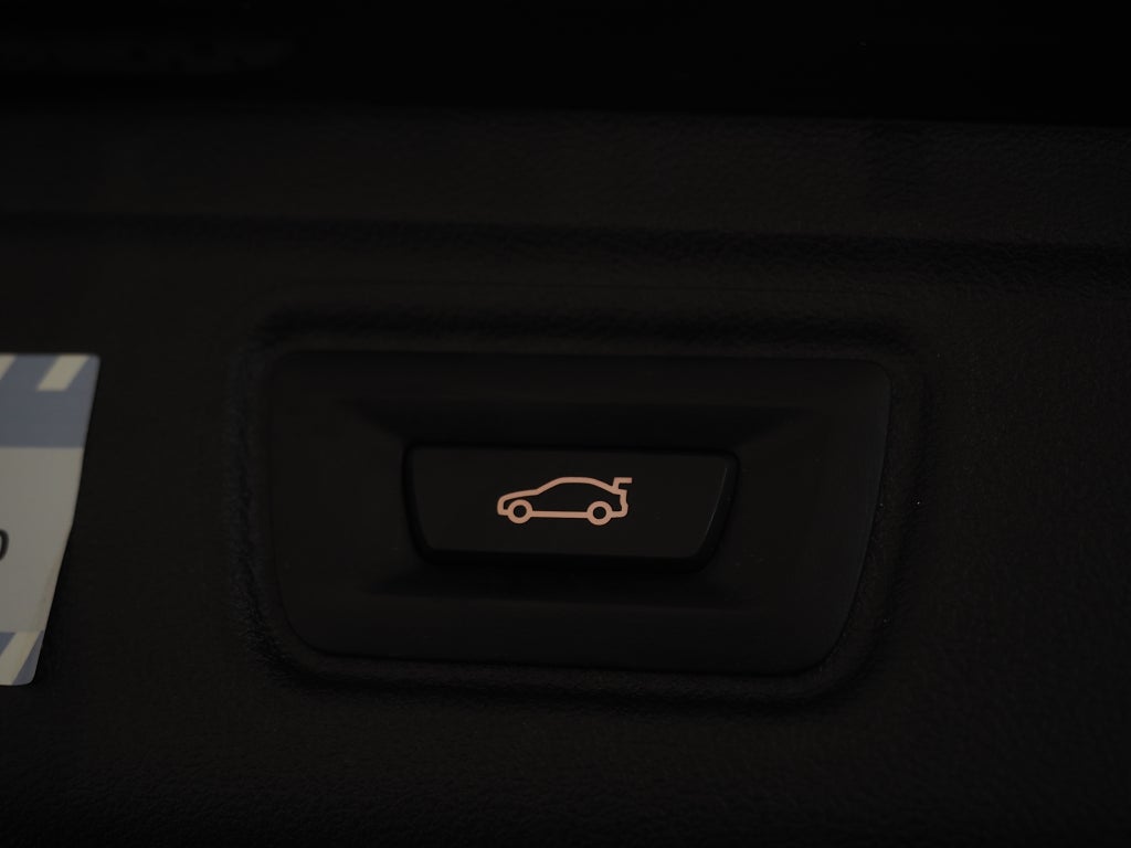 BMW 330e xDrive 292hk Touring  M-Sport |Drag|Navi|Kamera| 2021