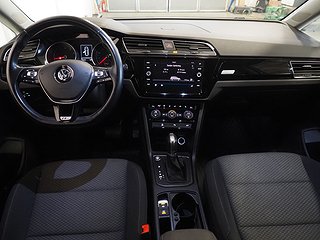 Minibuss Volkswagen Touran 17 av 23