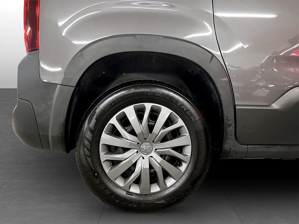 Bild på Peugeot Rifter Allure 1.2 e-THP 110hk 5-SITS P-SENSORER BLUETOOTH