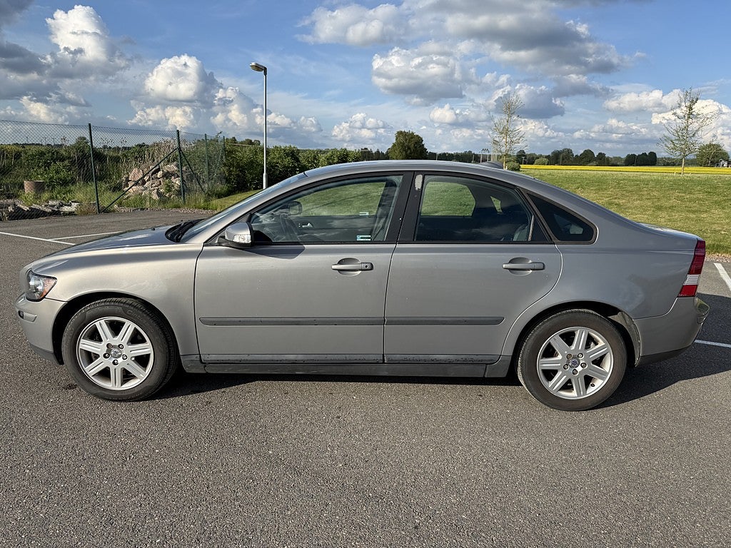 Volvo S40 2.4 Kinetic Euro 4 automat välvårdad
