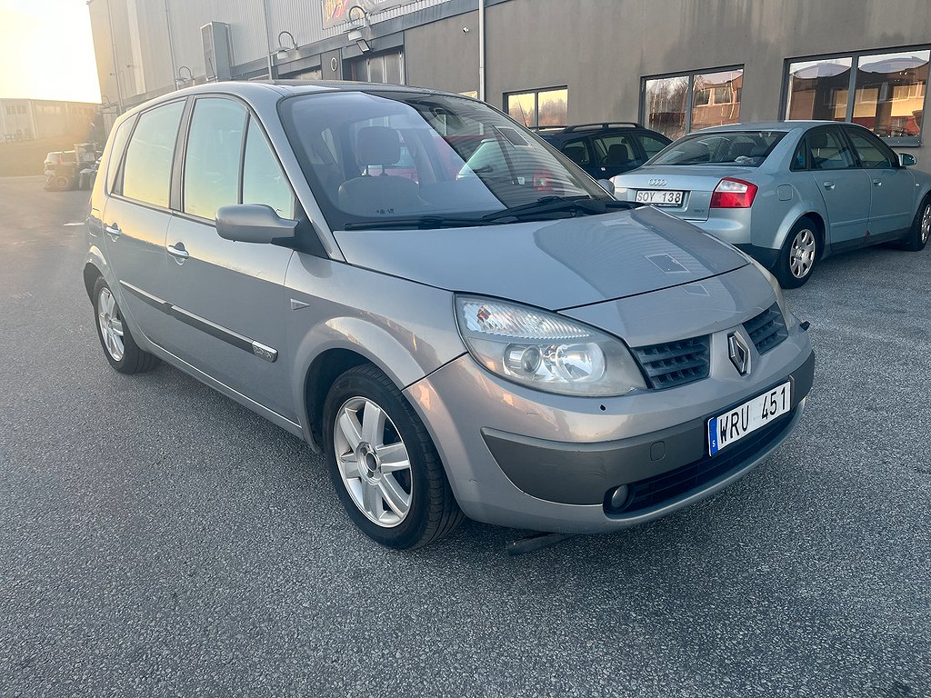 Renault Scénic 2.0 Euro 4. Nybesiktigad , panoramatak , 