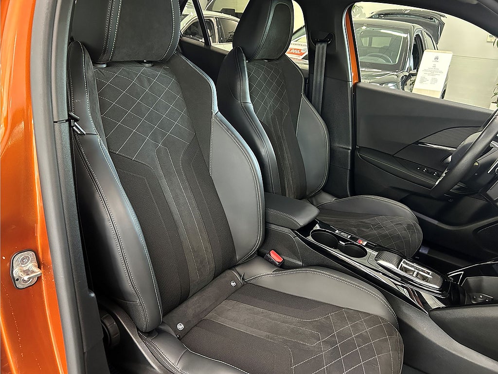 Bild på Peugeot 2008 GT 1.2 PT 155hk Aut - B-KAMERA,CARPLAY