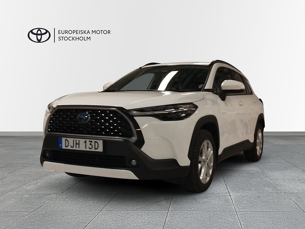 Toyota Corolla Cross Hybrid AWD-i e-CVT Executive Vinterhjul