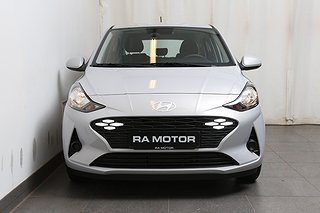 Halvkombi Hyundai i10 9 av 21