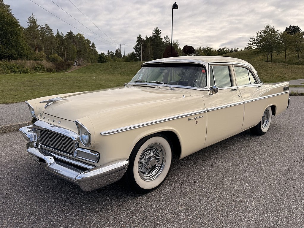 Chrysler New Yorker Helrenoverad utställningsvinnare