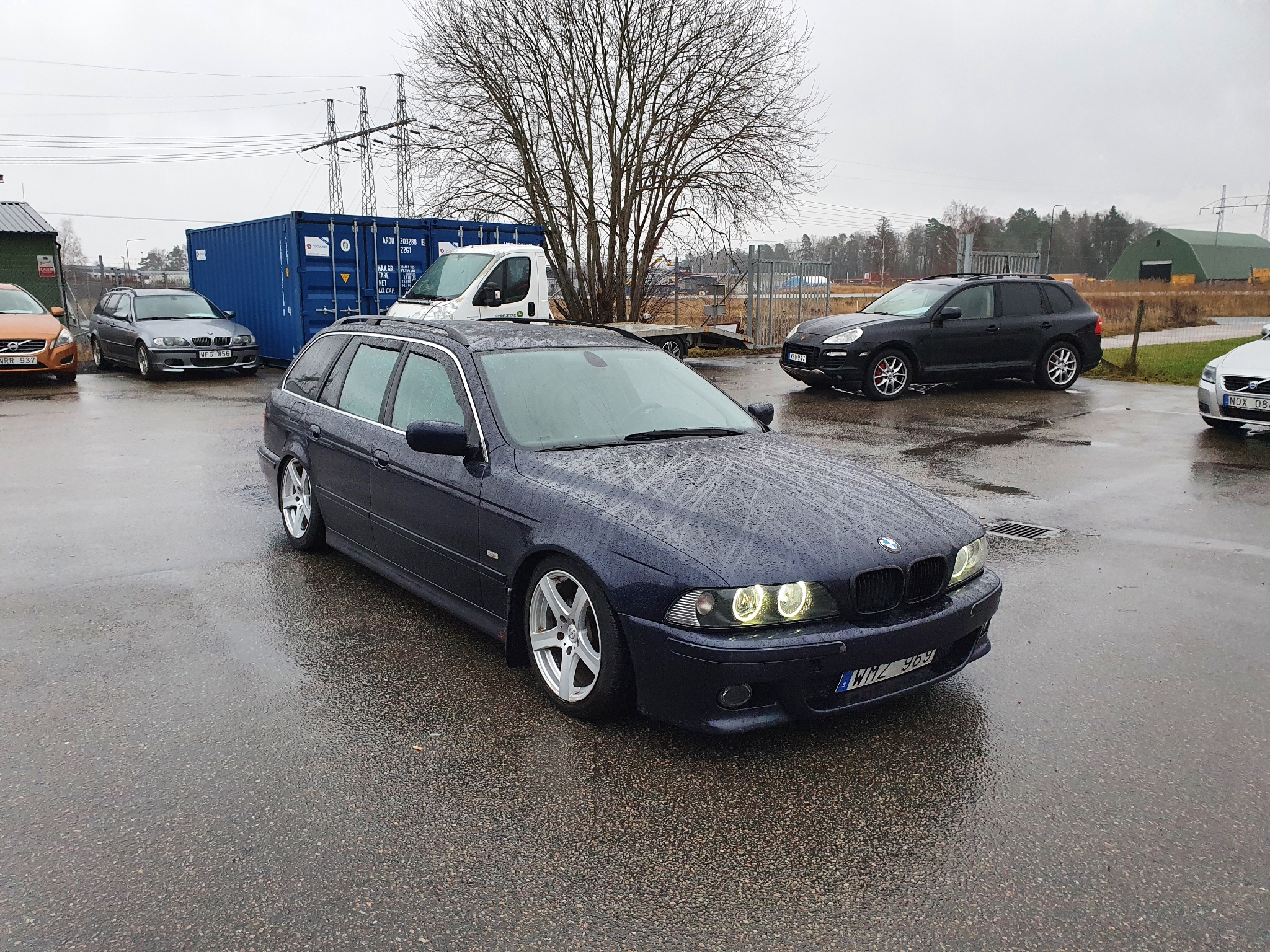 BMW 530 i Touring Automat Business 231hk 2002, kuva 3/37