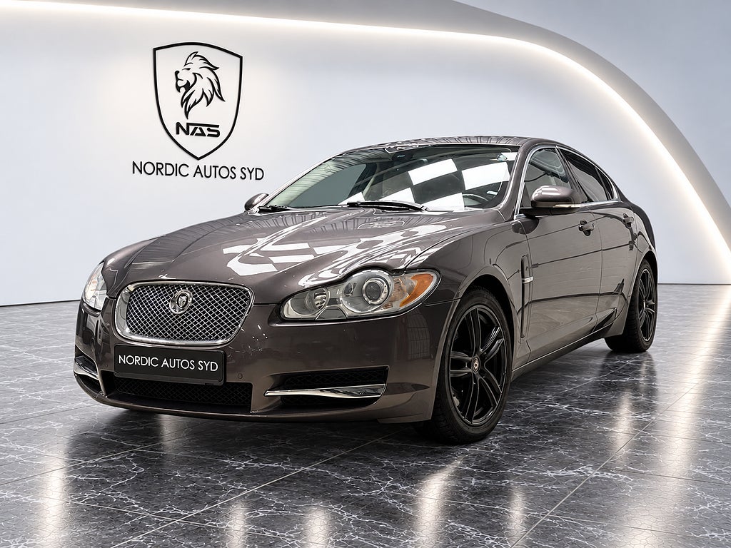 Jaguar XF 3.0 V6 / Ny besiktigad / Sv-såld / Navi