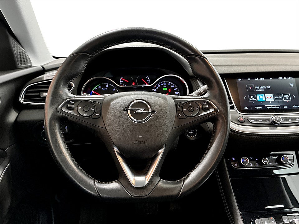 Bild på Opel Grandland X Ultimate Hybrid4 PHEV 300hk 4WD B-KAMERA ELSTOL