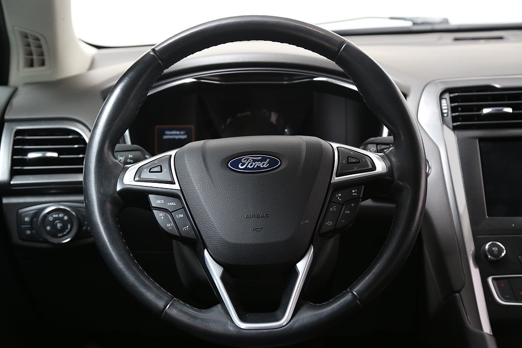 Ford Mondeo Hybrid E-CVT Titanium Aut 187hk Kombi Navi Dragkrok 2022