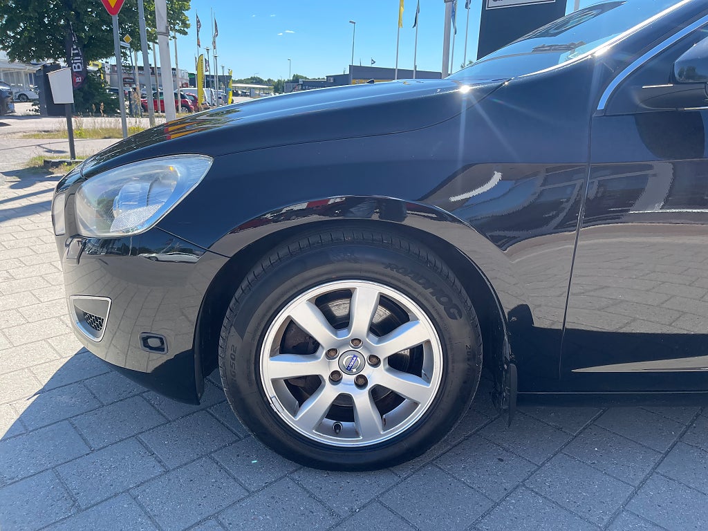 Volvo V60 DRIVe Momentum Dragkrok