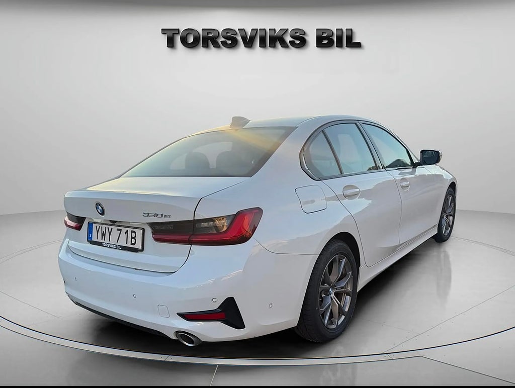 BMW 330e Sedan Steptronic Sport line - miniatyr 6