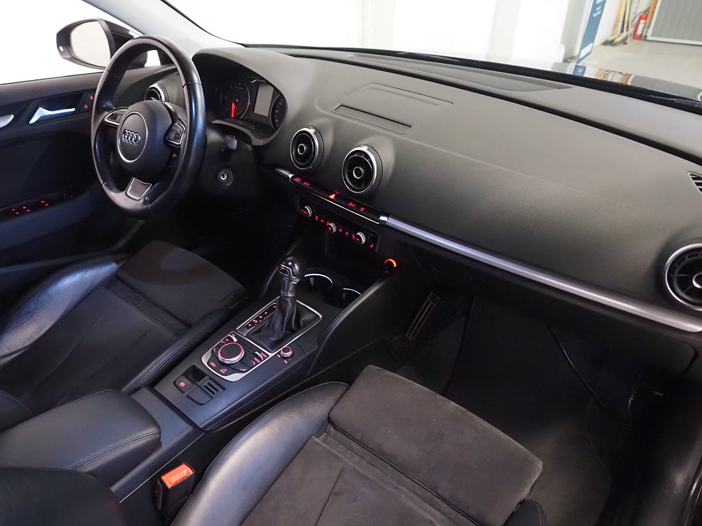 Audi A3 SB 2.0 TDI 150hk S Tronic S-Line M-Värm Navi Alcantara