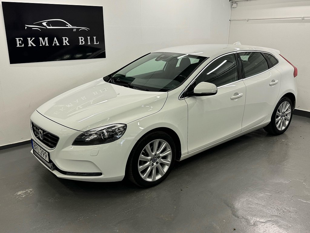 Volvo V40 D2 Momentum /NyKam/NyBes/Drag/P-värmare/P-sensorer