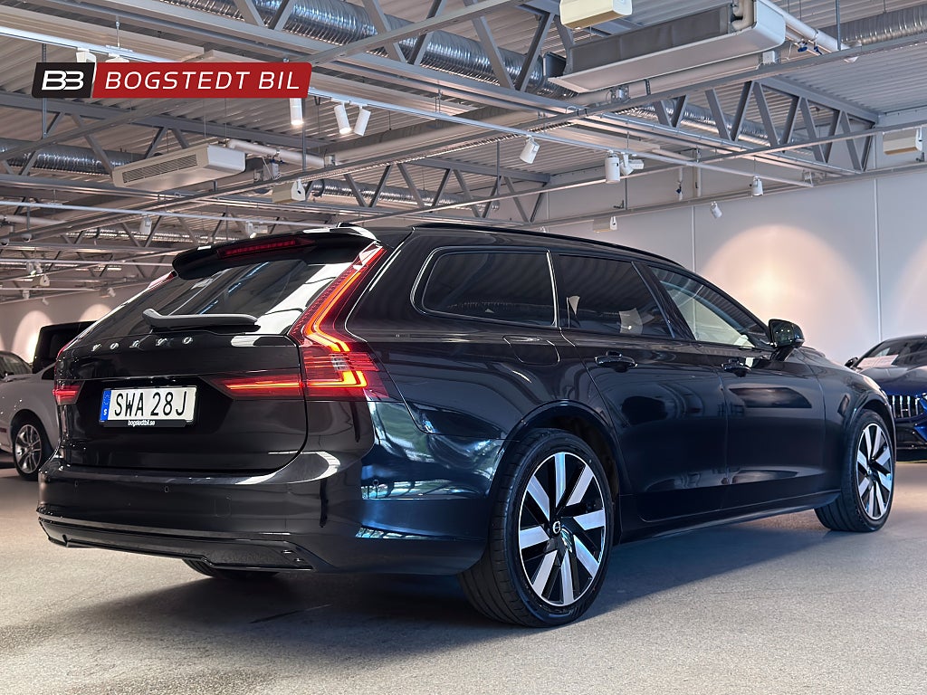 Volvo V90 Recharge T6 AWD 350hk Plus Dark |Drag|360|Värmare|Läder