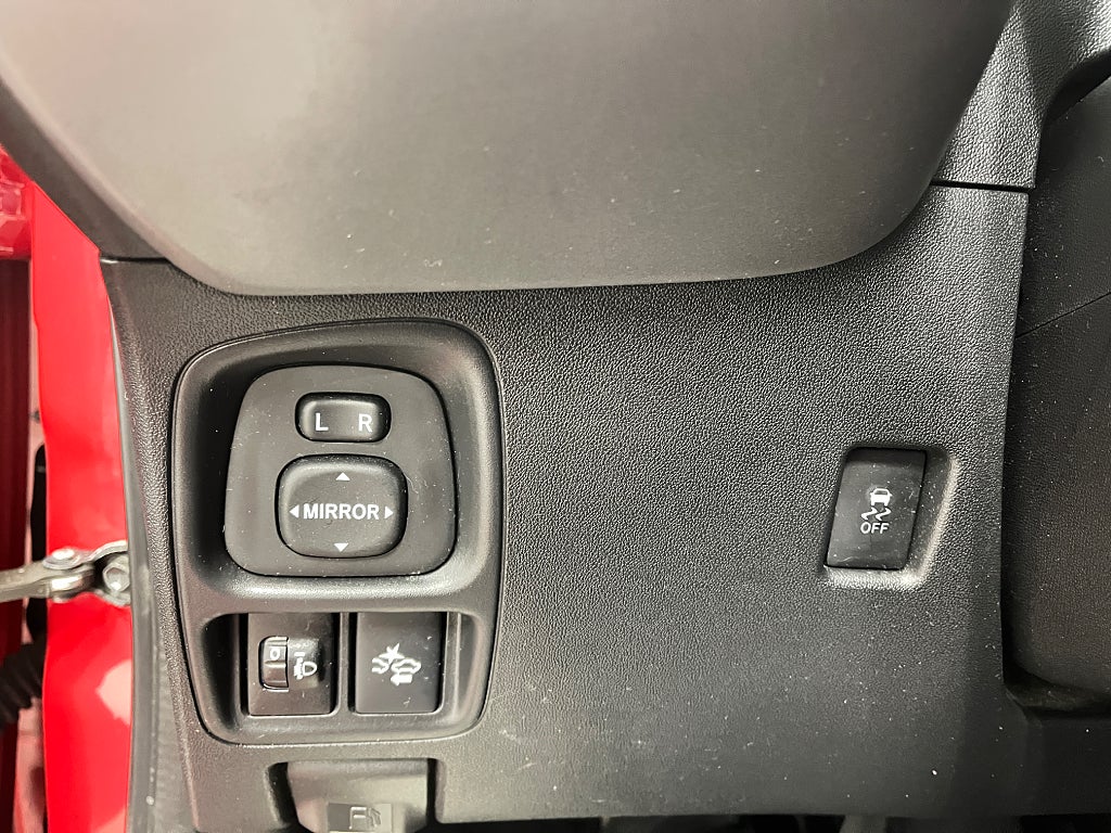 Toyota Aygo 5-dörrar 1.0 VVT-i X-PLAY / Kamera/ CarPlay/ V-hjul thumbnail