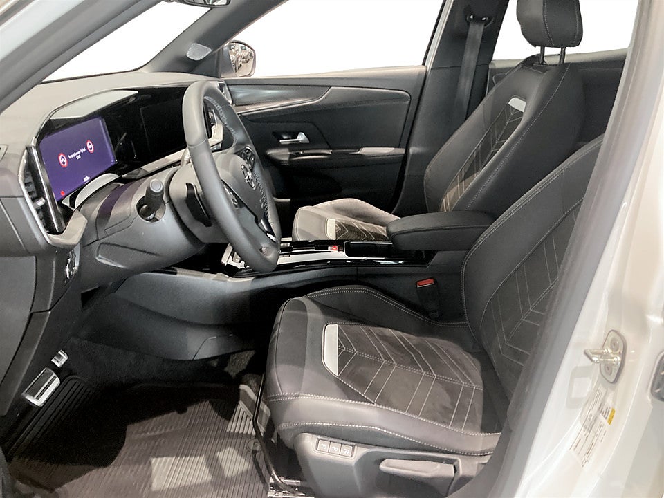 Bild på Opel Mokka Ultimate 1.2 Turbo 130hk Aut B-KAMERA CARPLAY