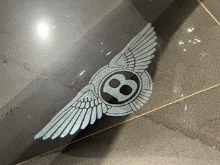 SUV Bentley Bentayga 18 av 23