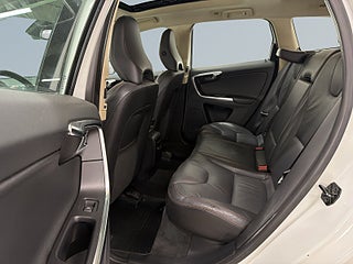 Volvo XC60 D4 AWD Aut Momentum S&V/Drag/Pano/Dvärm/Skinn/Krem bytt – bild 13