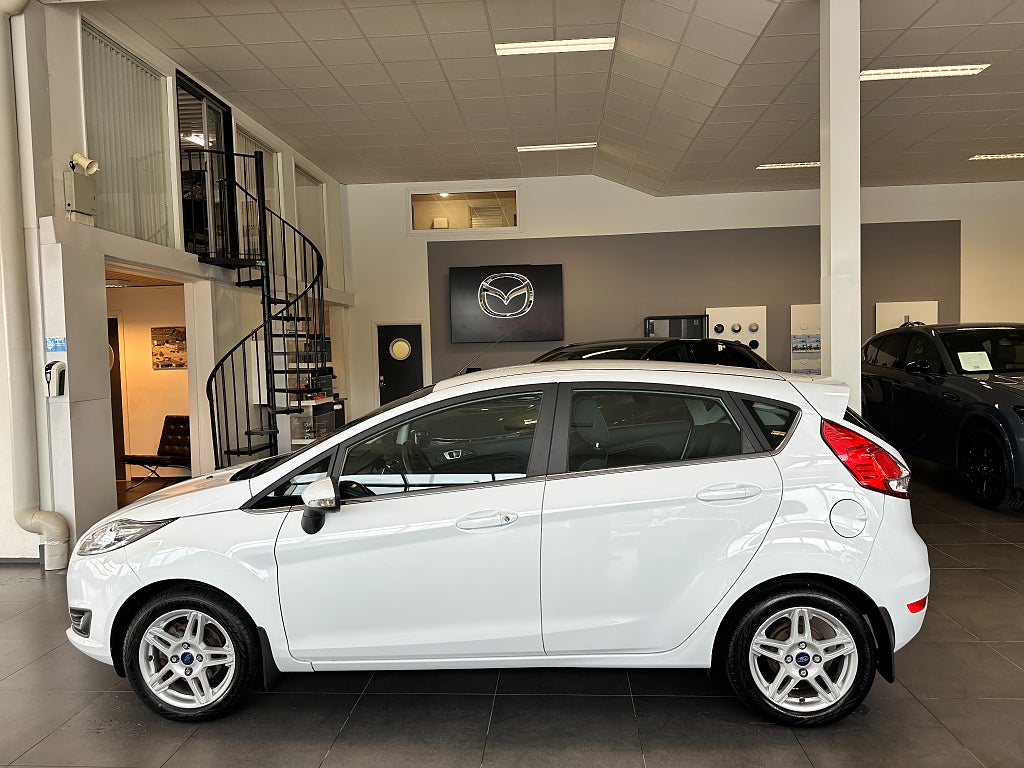 Ford Fiesta 2015 - miniatyr 2