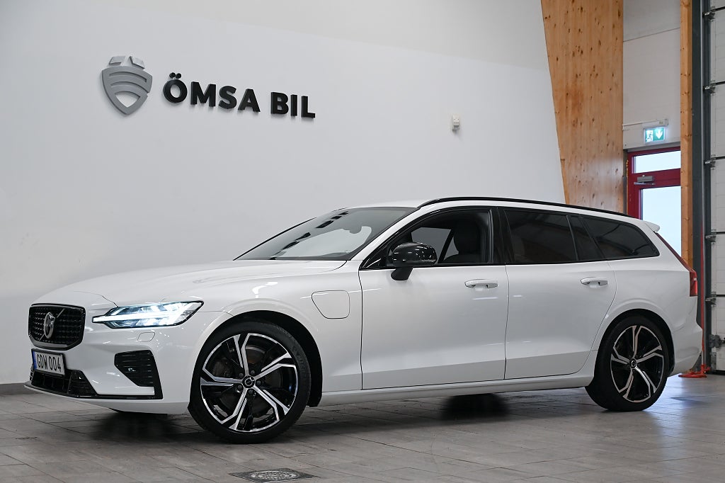 Volvo V60 Recharge T6 350hk AWD Plus Dark R-Design Drag Orrefors 