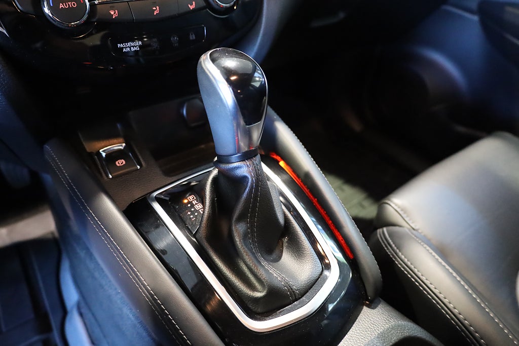 Nissan Qashqai 1.2 DIG-T XTRONIC-CVT Navi 360° Läder PDC Blåtand 2018