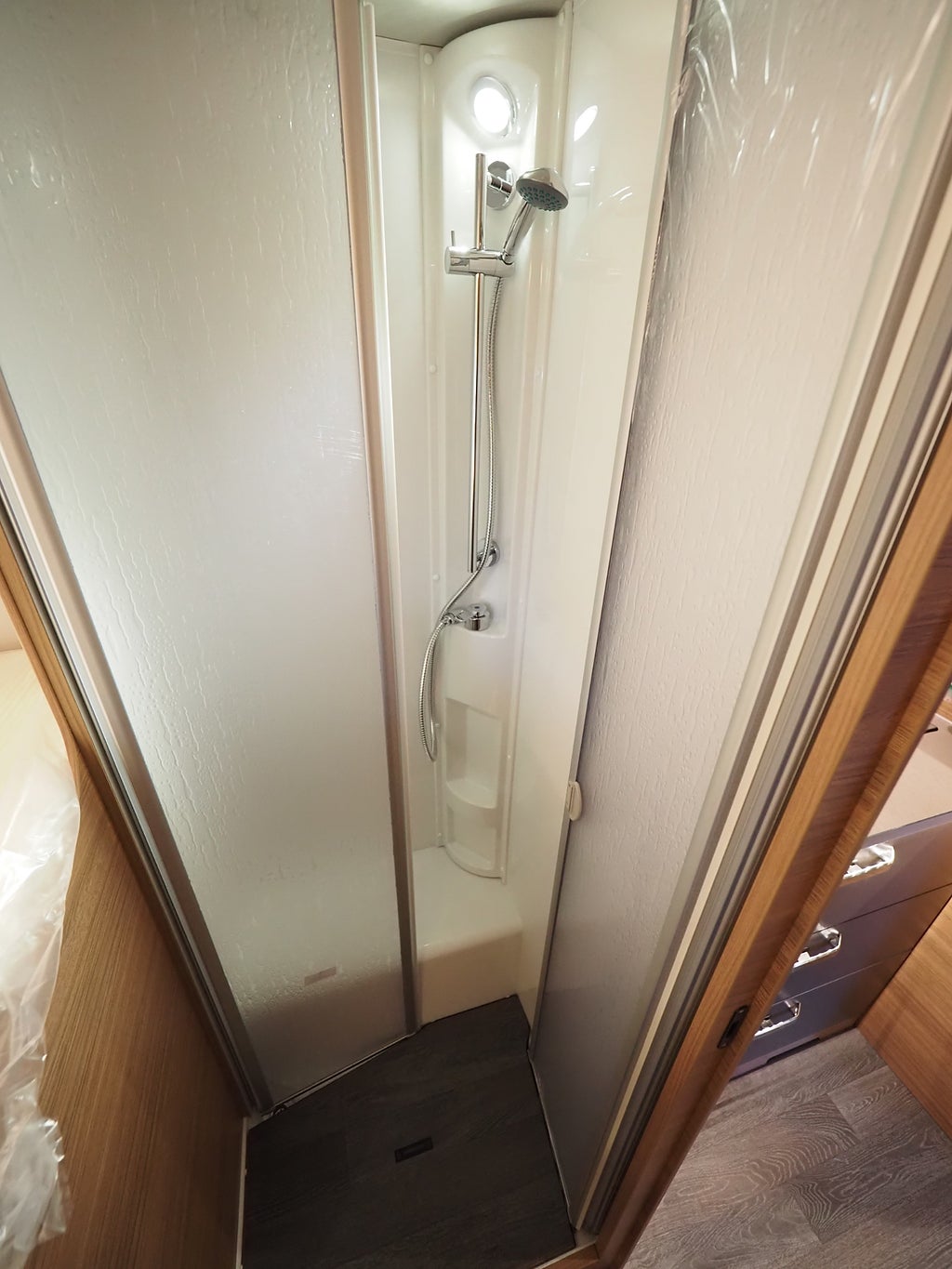 Weinsberg CaraSuite 700 MEG Aut I Markis I Taksäng