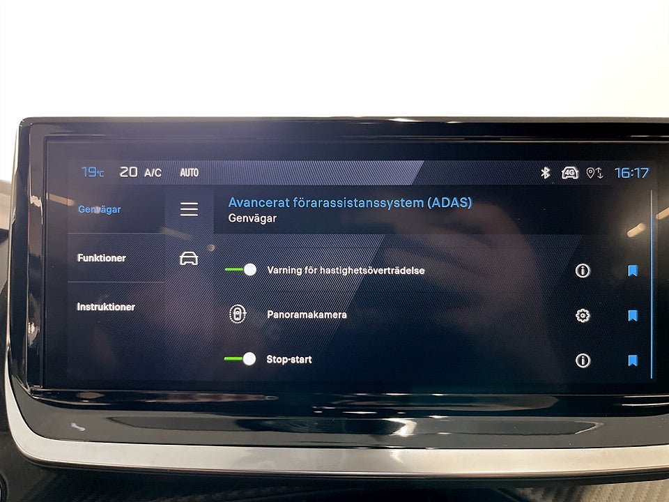 Bild på Peugeot 2008 GT 1.2 PT 130hk Aut B-KAMERA CARPLAY