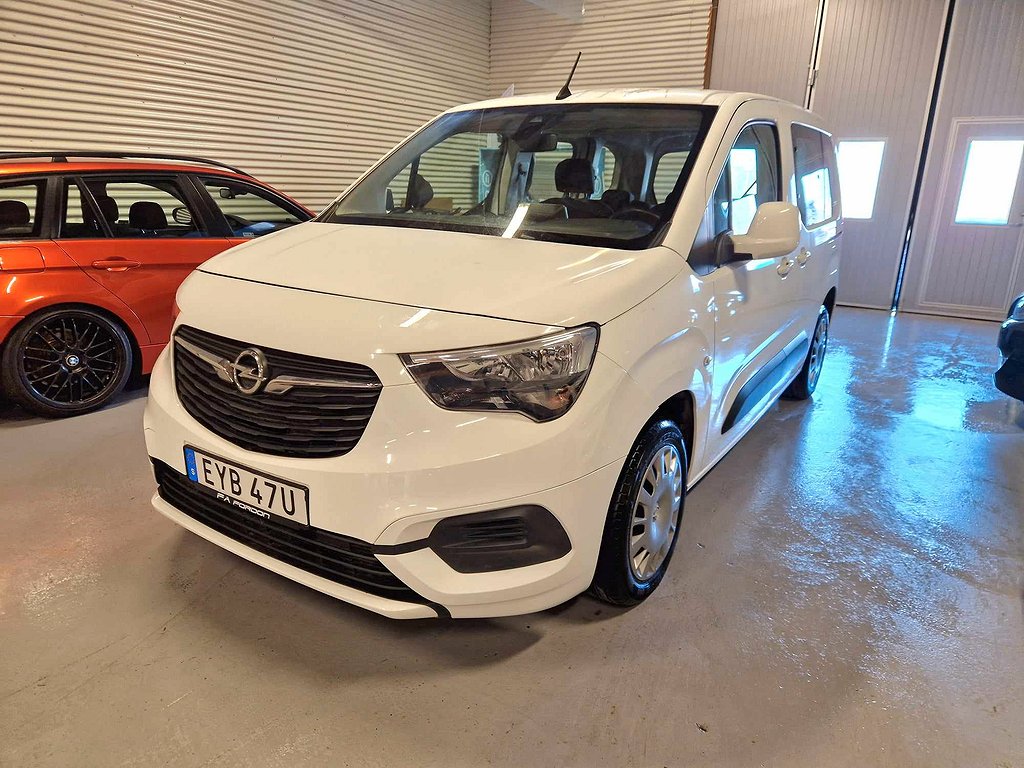 Opel Combo Life 1.5 130hk, Navigation, Kamrem bytt!