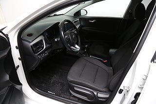 Halvkombi Kia Rio 9 av 24