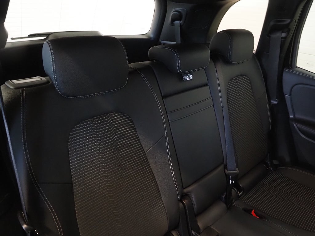 Mercedes-Benz GLB 200 7G-DCT 163hk |7-sits|Widescreen|Drag| 2023