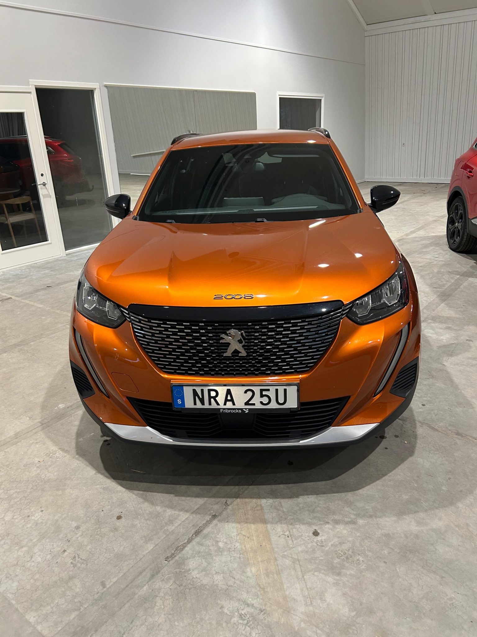 Peugeot 2008 1.2 PureTech 130 Automat 2023, bild 4/37