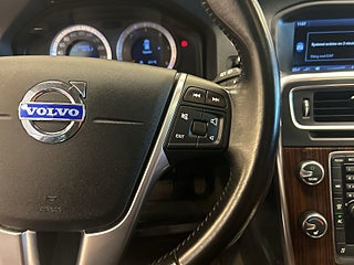 Volvo V60 D3 Summum Drag/MoK-Värm/SoV-Däck/Skinn/KamremBytt/Psens – bild 19