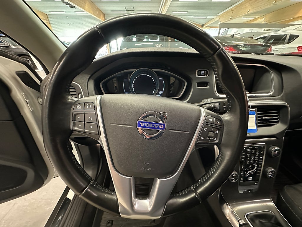 Volvo V40 Cross Country D2 Momentum Vinterhjul thumbnail
