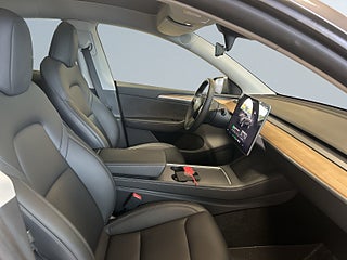 Tesla Model Y Long Range AWD Dragkrok Kamera Rattvärme Navigation S&V – bild 10