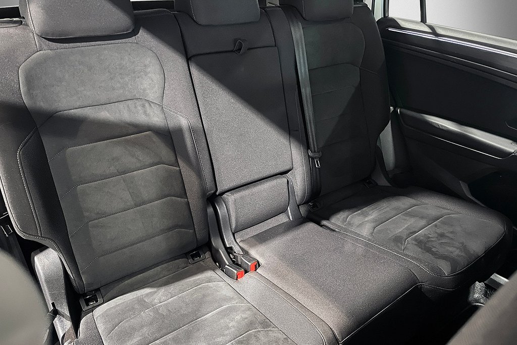 Volkswagen Tiguan Allspace R-LINE |4WD|DRAG | 7sits| Värmare 2019