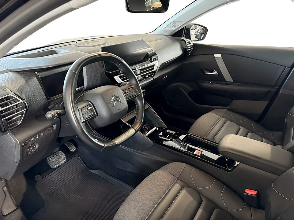 Bild på Citroën C4-X Shine 1.2 PT 130hk Aut B-KAMERA HUD RATTVÄRME
