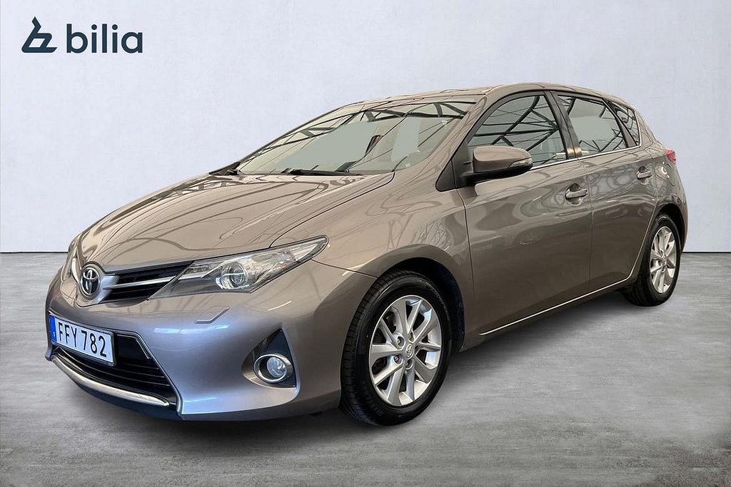 Toyota Auris 1.4 D-4D DPF 5-D MAN ACTIVE DRAGKROK MOTORVÄRMARE