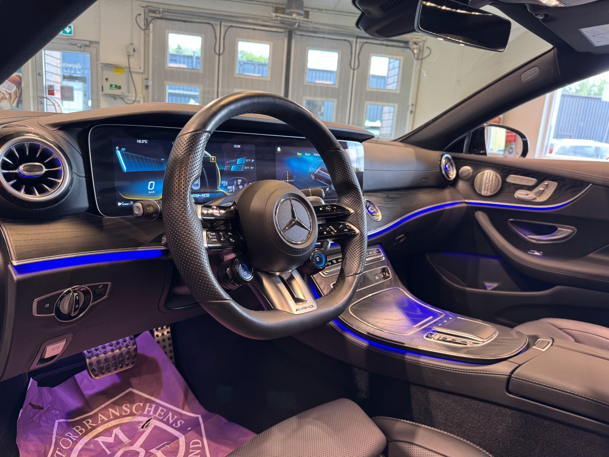 Mercedes-Benz E 53 4MATIC+ Coupé 2022, bild 7/44