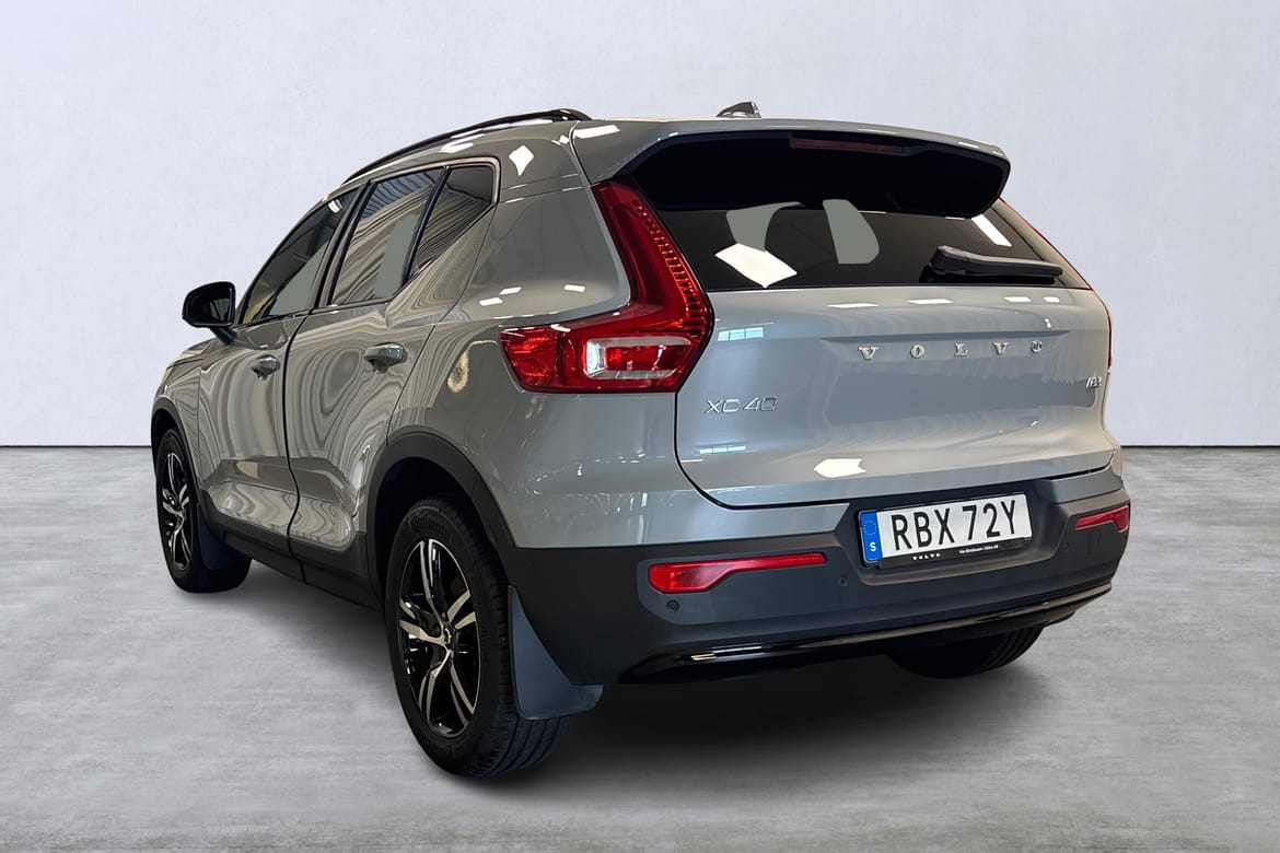 Volvo XC40 B3 FWD Bensin Plus Dark 2025, bild 4/10