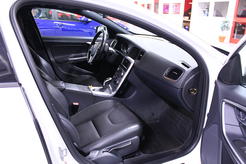 Volvo S60 2018 - miniatyr 11