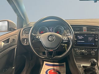 Volkswagen Golf Sportscombi 1.4 TSI S&V-hjul MoK-värmare Carplay Drag – bild 9