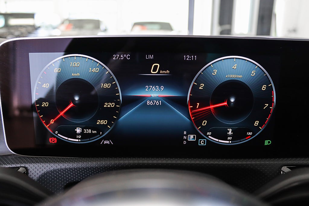 Mercedes-Benz CLA 180 Nyservad AMG Widescreen B-kamera Navi Alcantara