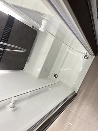 Husbil-halvintegrerad Adria CORAL SUPREME MB 670 DC 20 av 23