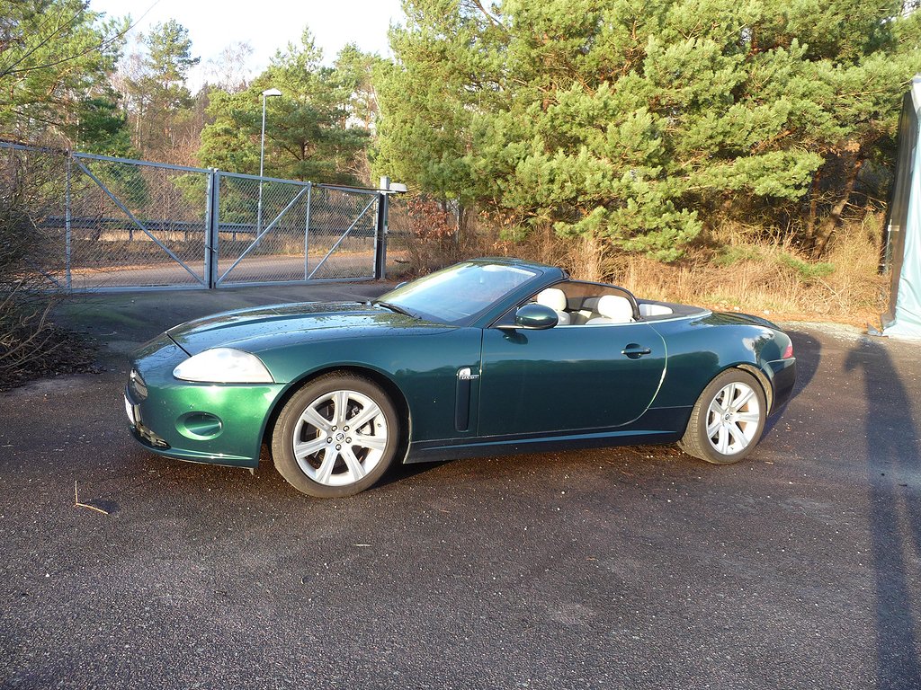 Jaguar XK Cab 4.2 V8, kanonfärger, mkt fin, nyservad