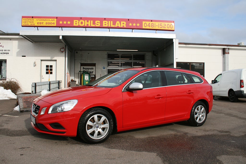 Volvo V60 D2 R-Design 