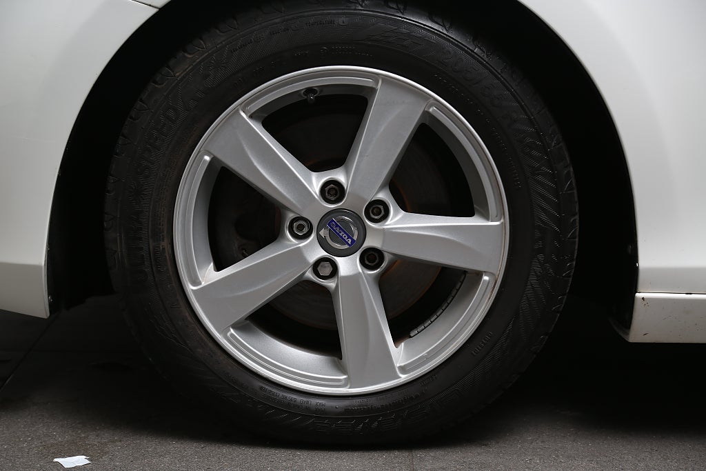Volvo V40 T3 150hk Kinetic Kamera P-sensorer 2013